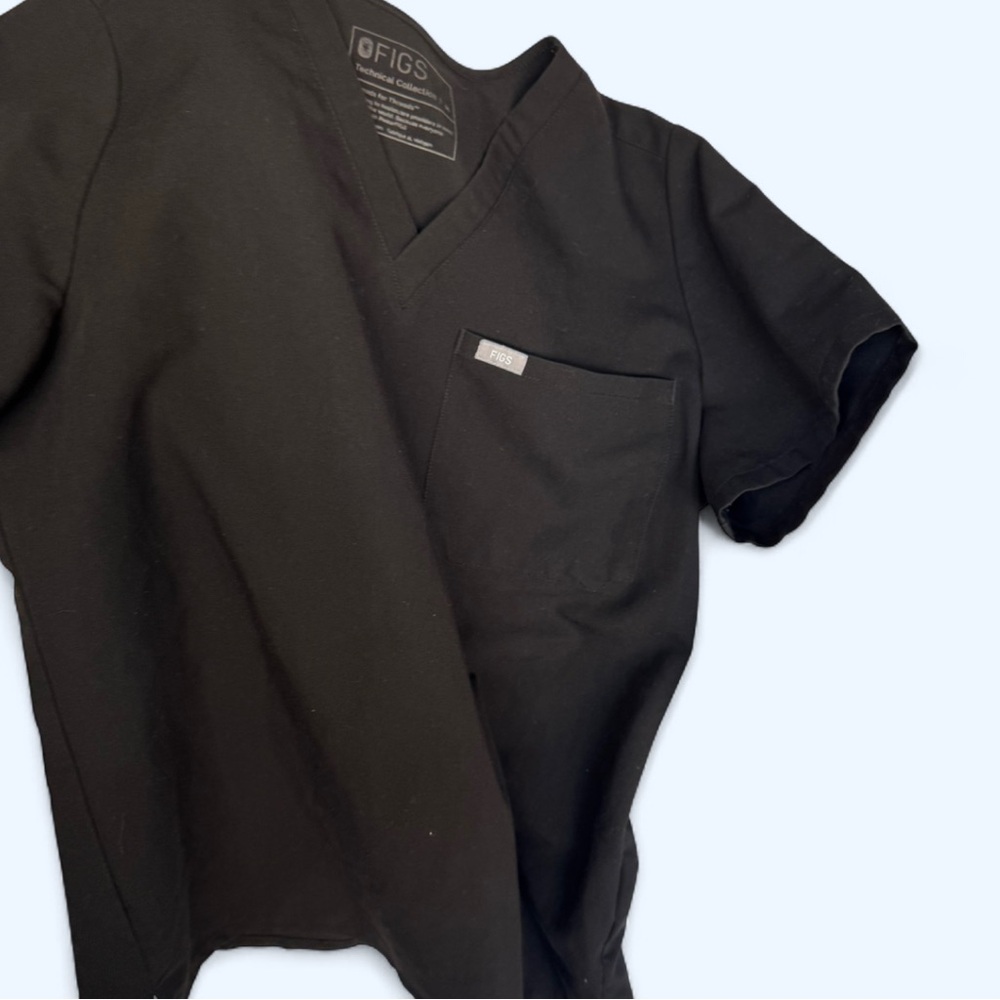 Figs Black V-Neck Scrub set Top and matching pants size medium gently used - Picture 5 of 9